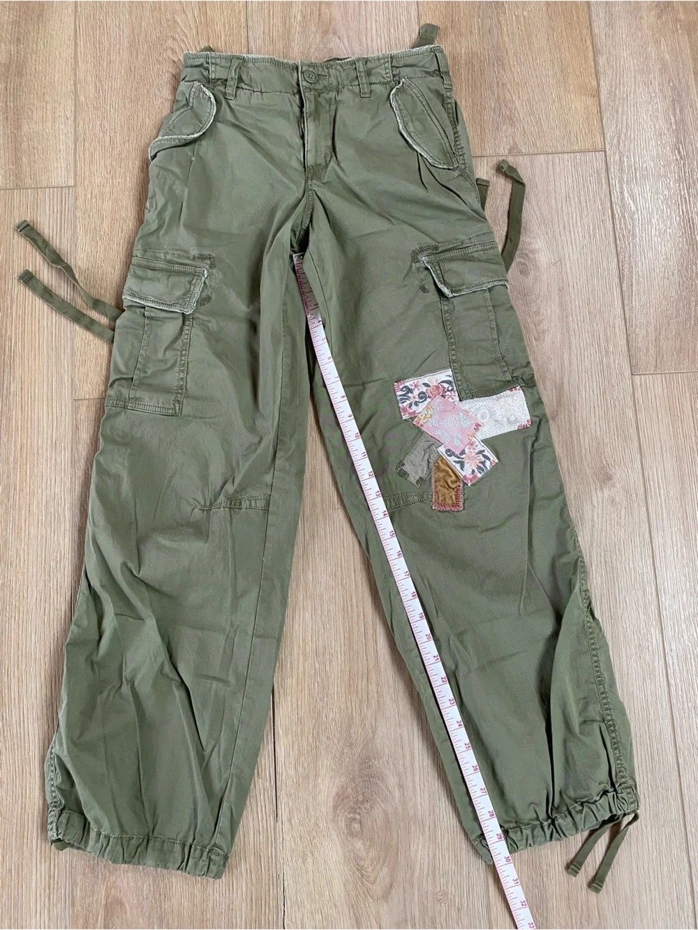 Abercrombie & Fitch Low Rise Ultra Loose Cargo Pants